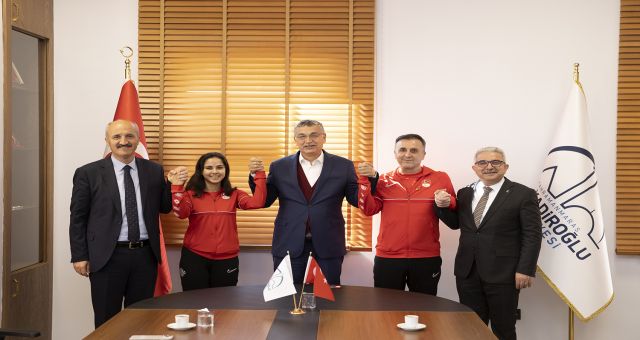 Dünya Şampiyonlarından Başkan Okay’A Ziyaret