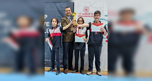 Sanko Okulları Masa Tenisi Takımı İl Dördüncüsü Oldu