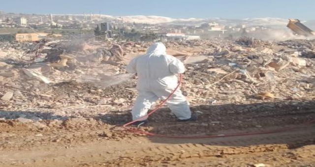Enkaz Alanları Salgın Hastalıklara Karşı İlaçlanıyor