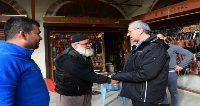 Tarihi Kapalı Çarşı’da Esnaf Kepenk Açmaya Başladı