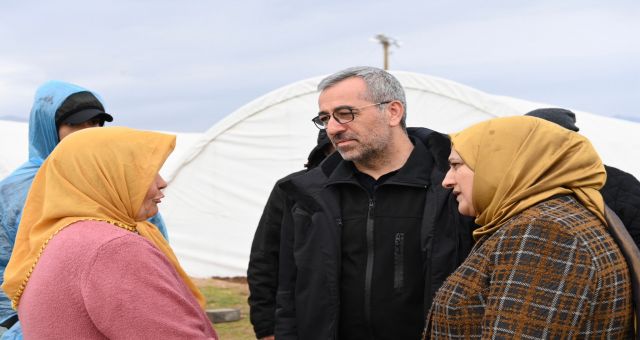 Başkan Güngör, Avşar Kampüsü’nde Depremzedeleri Ziyaret Etti