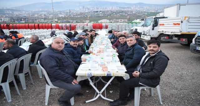Başkan Mahçiçek, personeller ve aileleriyle iftar sofrasını paylaştı