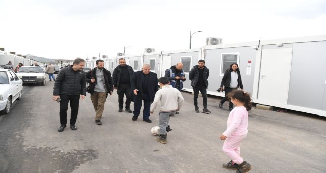 Depremzedeler, EXPO 2023 alanına kurulan konteyner kente yerleşmeye başladı