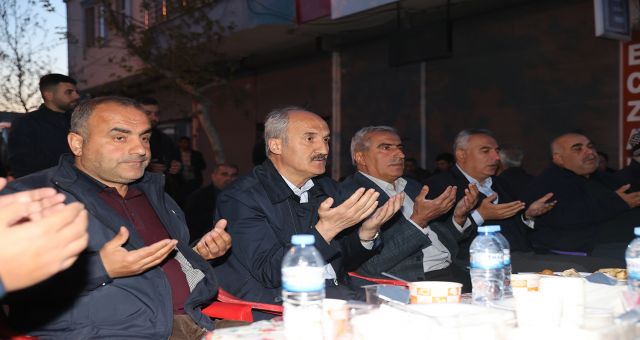 BAŞKAN OKAY, İFTAR SOFRALARI GÖNÜL BAĞLARINI GÜÇLENDİRİYOR