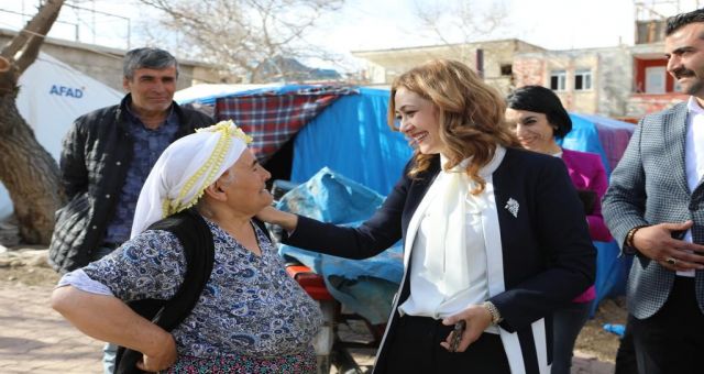 Zuhal Karakoç Dora " Bölüşürsek Tok Oluruz Bölünürsek Yok Oluruz..."