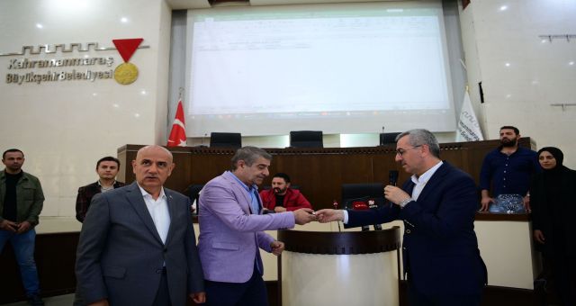 Başkan Güngör; “Geçici iş yerleri bir bir teslim ediliyor”