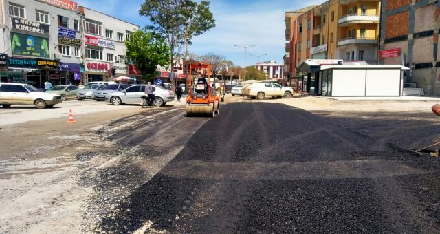 Büyükşehir, Elbistan’da Yol Yenileme Çalışmalarını Sürdürüyor