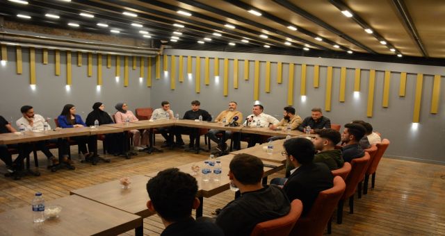 Milletvekili adayı Hasan Gezginç gençlerle bir araya geldi