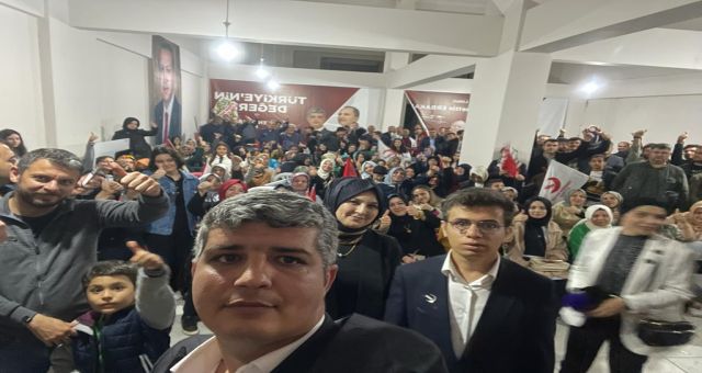 Yeniden Refah Partisi’nden miting gibi toplantı
