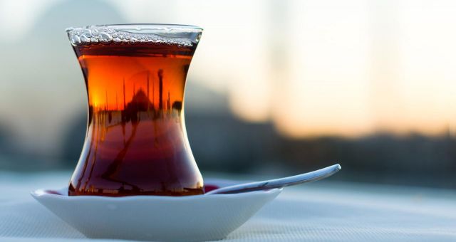 Zam kararı olmadan çayı 5 TL yapan esnafa ceza yolda