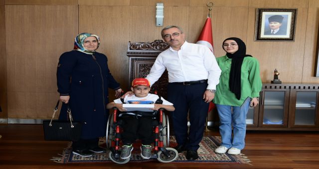 Başkan Güngör, 1. Sınıf Öğrencisi Muhammet’le Buluştu