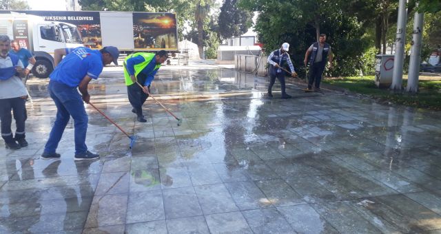 Büyükşehir’in bayram temizliği son gaz sürüyor
