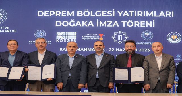 Elbistan Belediyesi’nin, DOĞAKA desteği ile organize sanayi bölgesinde hayata geçireceği tekstil fabrikasının sözleşmesi imzalandı.