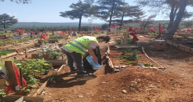Kapıçam Mezarlığı ziyaretçilerini beklemeye başladı