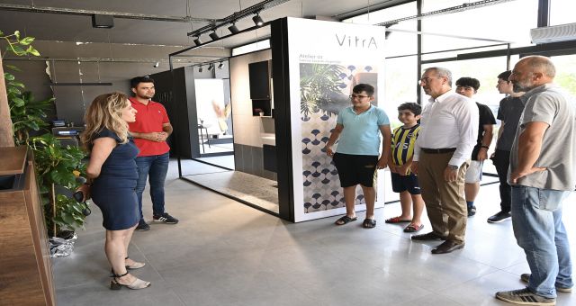 Başkan Güngör, Binevler Bölgesindeki Esnafı Ziyaret Etti