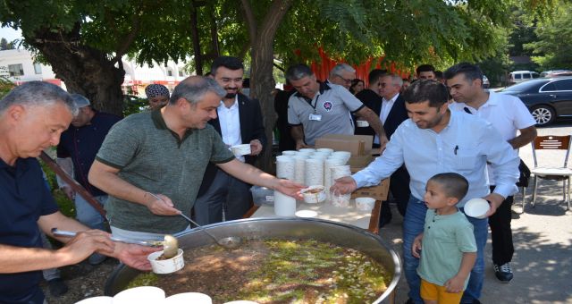 Özel Sular Akademi Hastanesi Aşure İkramında Bulundu