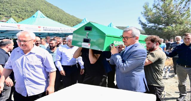 Başkan Güngör, Andırın’daki Kazada Hayatını Kaybeden Vatandaşların Cenaze Törenine Katıldı