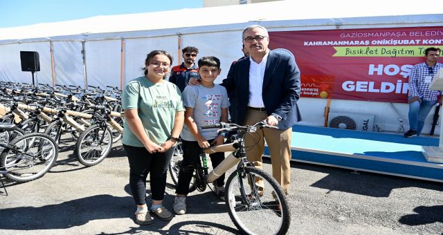 Başkan Güngör, Bisiklet Dağıtım Programında Çocuklarla Bir Araya Geldi