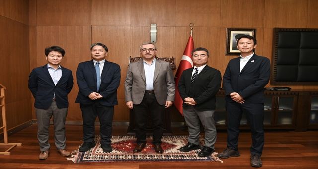 Başkan Güngör, Japon Heyetiyle Bir Araya Geldi