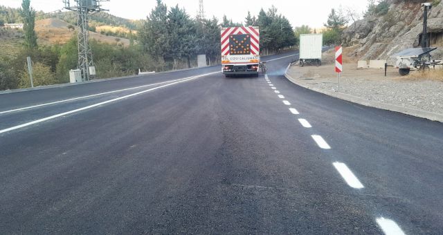 Büyükşehir, Trafik İşaret ve İşaretçilerinin Bakımını Sürdürüyor