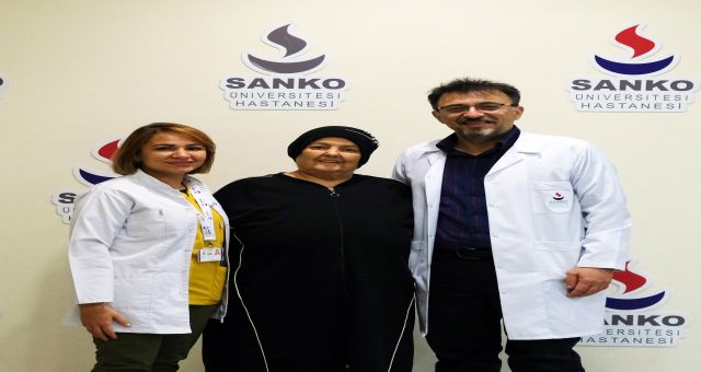 HASTAYA UYUTULMADAN BEYİN TÜMÖRÜ AMELİYATI YAPILDI