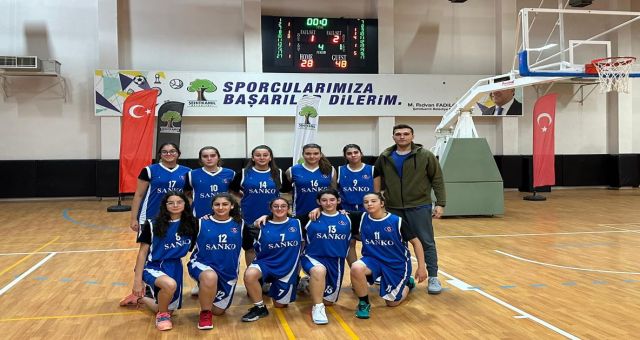 SANKO OKULLARI BASKETBOL TAKIMI İL İKİNCİSİ OLDU