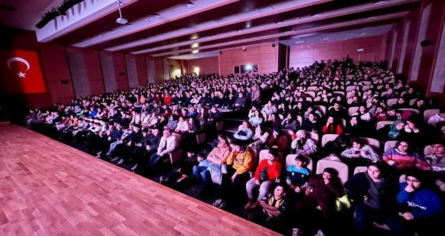 AYBÜKE; ÖĞRETMEN OLDUM BEN!” SİNEMA FİLMİ, GÖKSUN’DA İZLEYİCİ İLE BULUŞT