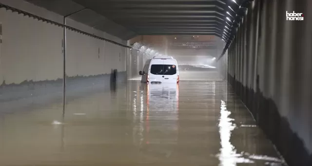 Antalya'yı Vuran Şiddetli Yağışlar Hayatı Felç Etti: Evler ve Araçlar Sular Altında Kaldı!