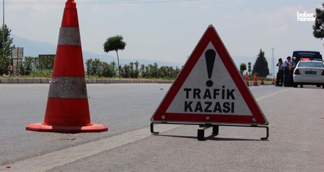 Kahramanmaraş'ta Otomobil Orta Refüjde Asılı Kaldı!