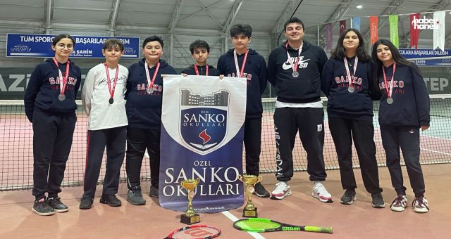 Sanko Okulları Tenis Takımı İl İkincisi Oldu