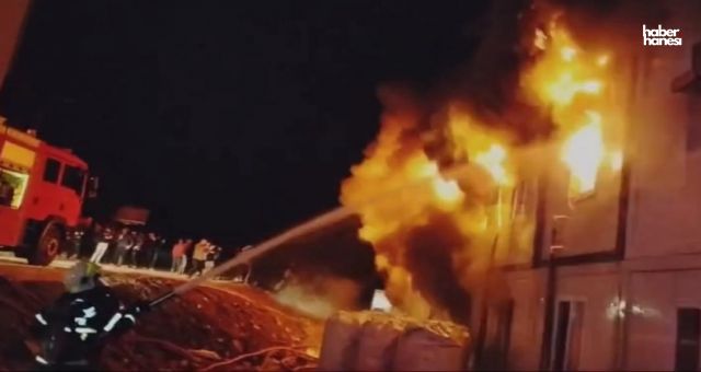 Kahramanmaraş'ta İşçilerin Kaldığı Konteynerler Alev Alev Yandı!