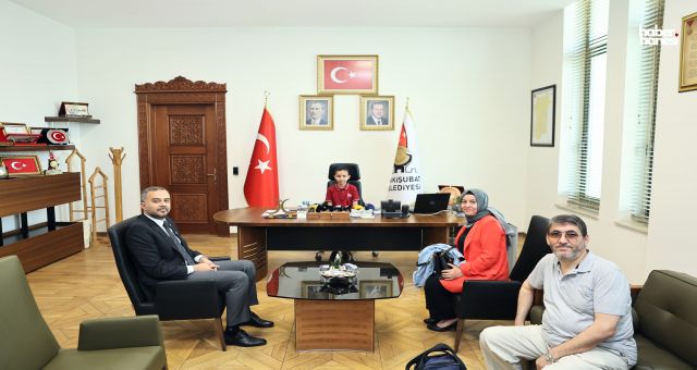 Başkan Hanifi Toptaş, 23 Nisan'da Koltuğunu Küçük Azra’ya Devretti!