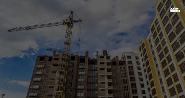 Kahramanmaraş'ta Apartmanın Dış Cephe Asansöründen Düşen İşçi Yaralandı