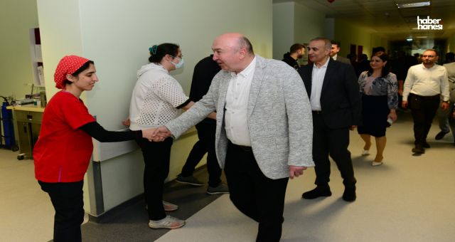 KSÜ Rektörü Alptekin Yasım, Hastane Personeli ile Bayramlaştı