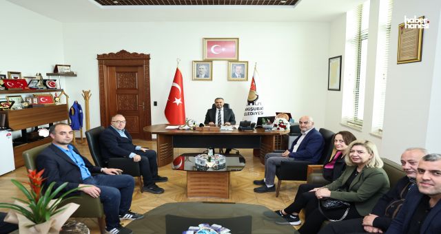 Başkan Hanifi Toptaş'a Gazetecilerden Hayırlı Olsun Ziyareti