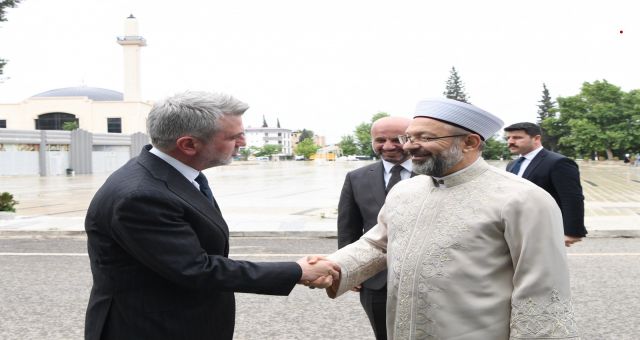 Diyanet İşleri Başkanı Ali Erbaş, Kahramanmaraş'ta Abdulhamid Han Camii'nde Hutbe Verdi