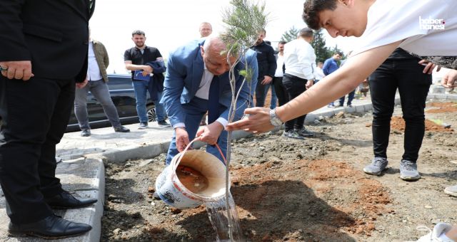 Kahramanmaraş İstiklal Üniversitesi Karacasu Kampüsünde Fidan Dikti
