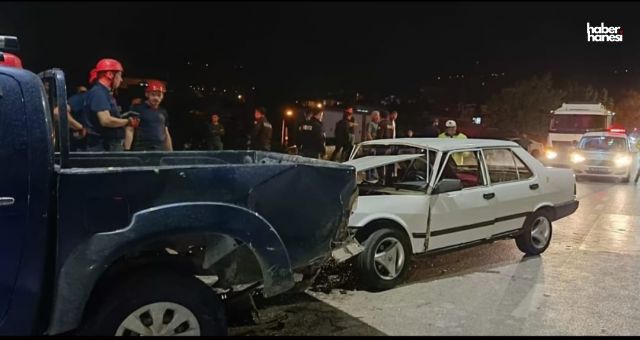 Kahramanmaraş'ta Otomobilin Pikaba Saplandı, 4 Kişi Yaralandı!