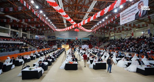 Kahramanmaraş'ta Toplu Düğün Merasimi: 100 Çift Dünya Evine Girdi