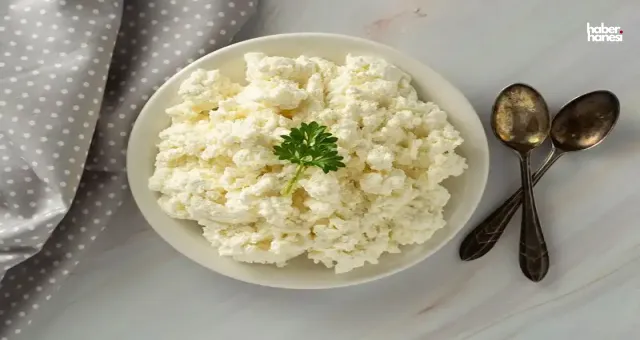 Sporcular Sofranızdan Eksik Etmeyin! Kas Yaptıran Lor Peynirinin Sağlığa Faydaları ve Özellikleri!