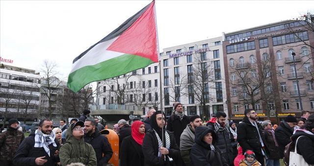 Berlin'de Filistin'e Destek Gösterisi: Polis Müdahalesi Tartışma Yarattı