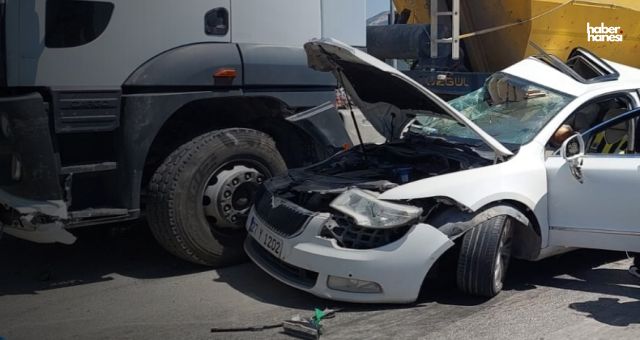 Gaziantep-Kahramanmaraş Yolunda Kaza: Tır Otomobile Çarptı, 1 Kişi Hayatını Kaybetti