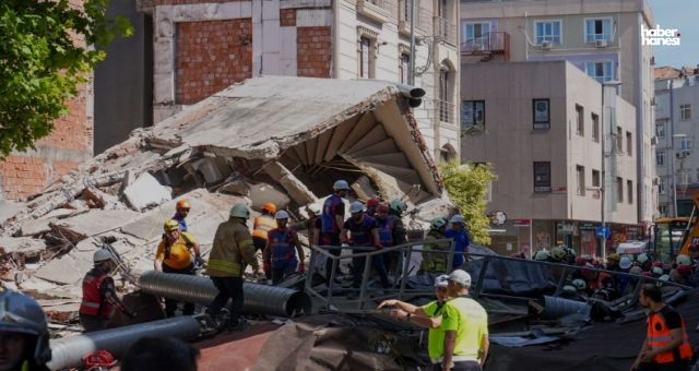 İstanbul'da Üç Katlı Bina Kendiliğinden Çöktü: Yaralılar Kurtarılıyor