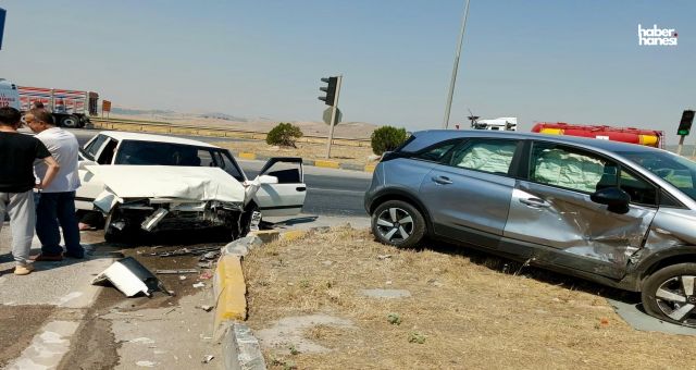 Kahramanmaraş'ta Trafik Kazası: Narlı Yolunda İki Araç Çarpıştı