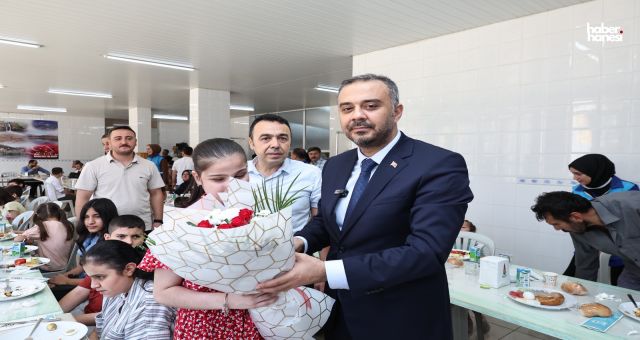 Onikişubat Belediye Başkanı Toptaş’tan Görme Engelli Öğrencilere Karne Hediyesi