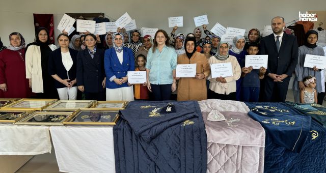 Kahramanmaraş Büyükşehir'in Kadın Atölyelerinde El Emeği Ürünler Göz Doldurdu