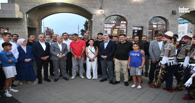 Milli Sporcu Yusuf Dikeç, Kahramanmaraş Ağustos Fuarı'nda Hemşehrileriyle Buluştu!