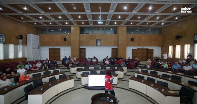 Kahramanmaraş Büyükşehir Personeline Kızılay İş Birliğiyle İlk Yardım Eğitimi