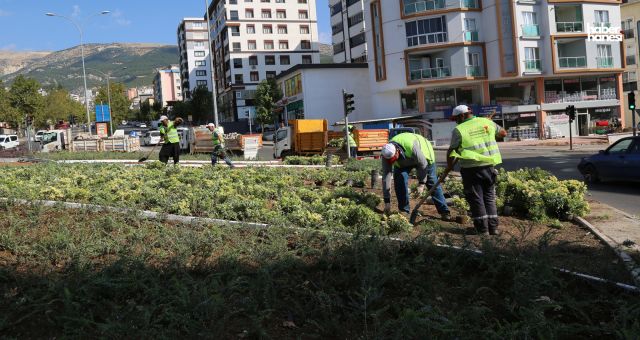 Kahramanmaraş’ta Yeşil Alanlar Genişliyor: Kavşak ve Refüjlere Yeni Dokunuşlar