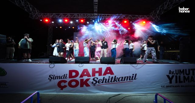 Şehitkâmil’de Eypio Rüzgarı: Zafer Bayramı’nda Coşku Tavan Yaptı